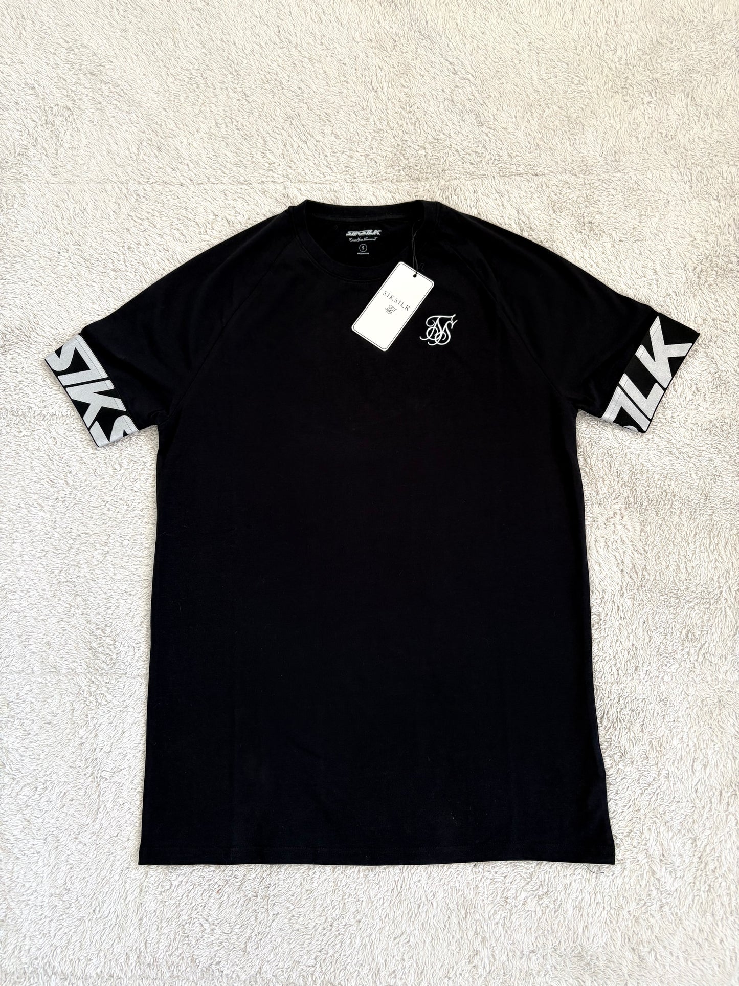 POLERA NEGRA SIKSILK