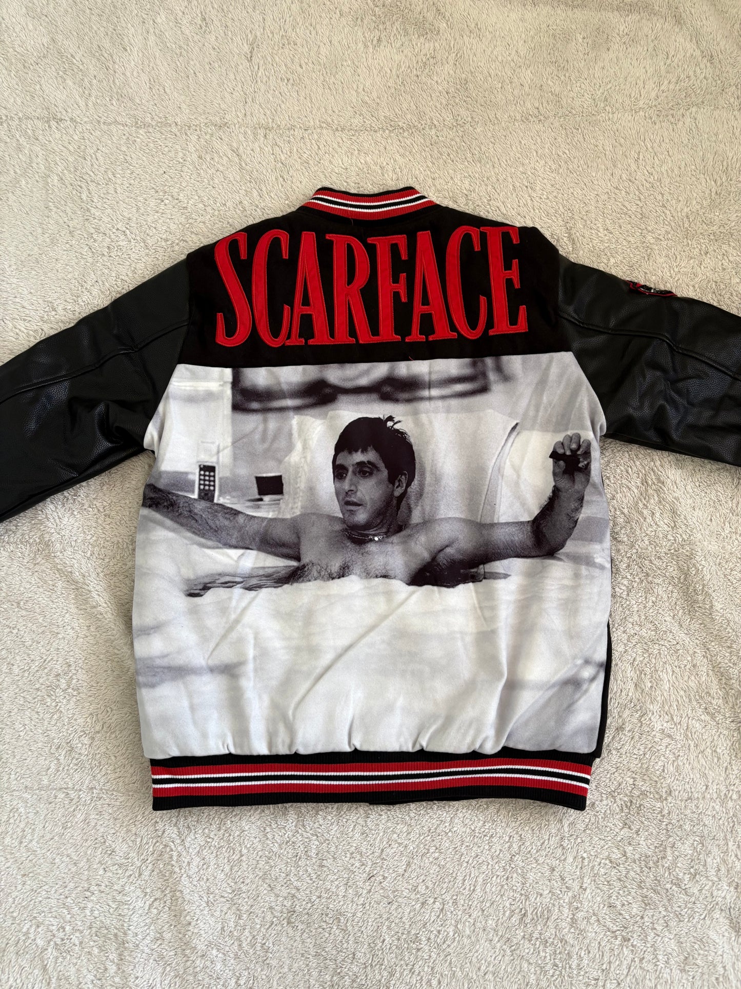 CHAQUETA REASON
